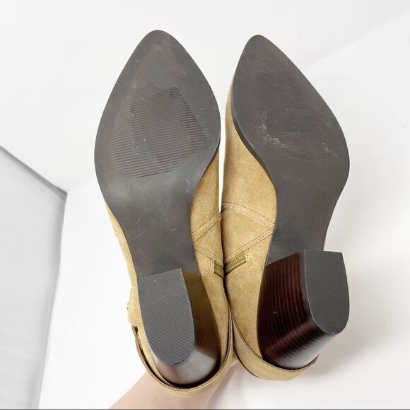 Bella Vita Suede Beige Western Booties 9 Wide - Picture 12 of 12